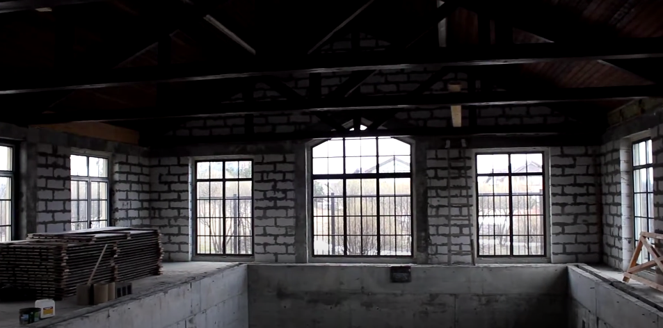 Архитектурные окна для большого помещения